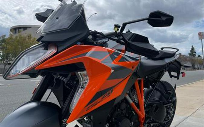 2023 KTM 1290 Super Duke GT