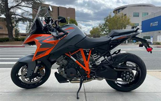 2023 KTM 1290 Super Duke GT