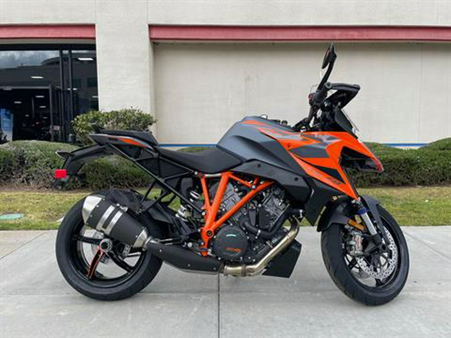 2023 KTM 1290 Super Duke GT