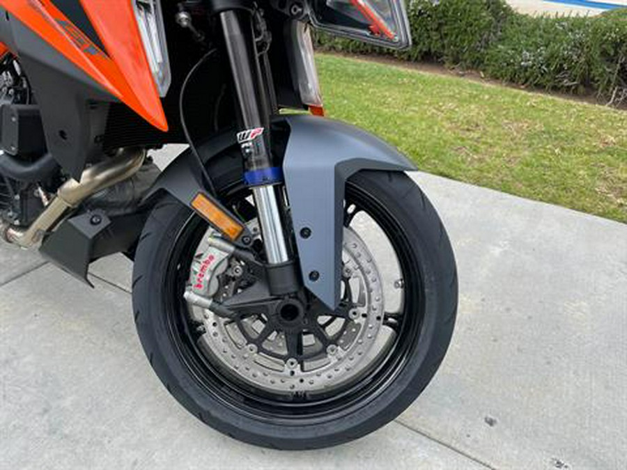 2023 KTM 1290 Super Duke GT