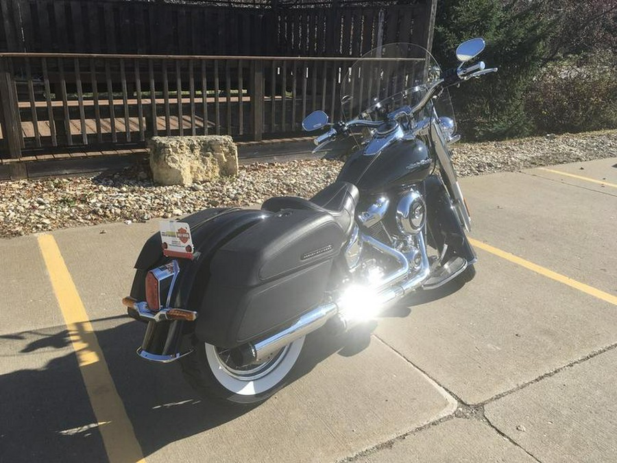 2018 Harley-Davidson® FLDE - Softail® Deluxe