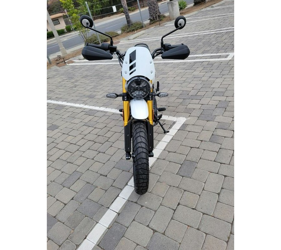 2026 Triumph Scrambler 400 XC Vanilla White