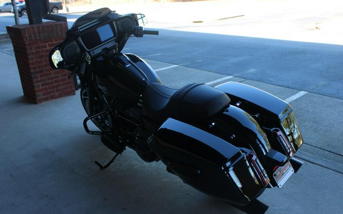 2026 Harley-Davidson® Street Glide® Vivid Black Black Trim