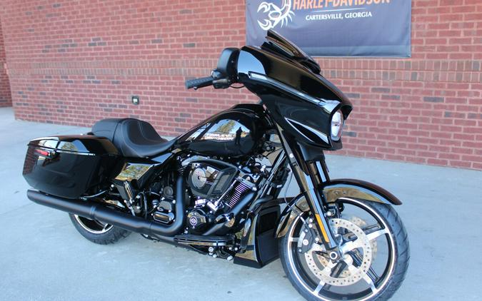 2026 Harley-Davidson® Street Glide® Vivid Black Black Trim