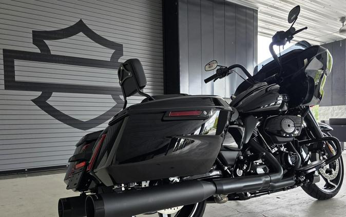 2026 Harley-Davidson® Road Glide® Vivid Black Black Trim