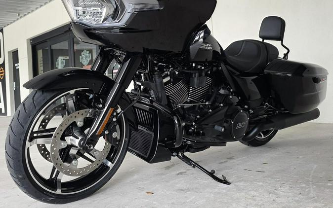 2026 Harley-Davidson® Road Glide® Vivid Black Black Trim