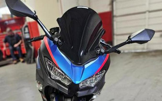 2021 Kawasaki Ninja® 400 Pearl Nightshade Teal/Metallic Spark Black