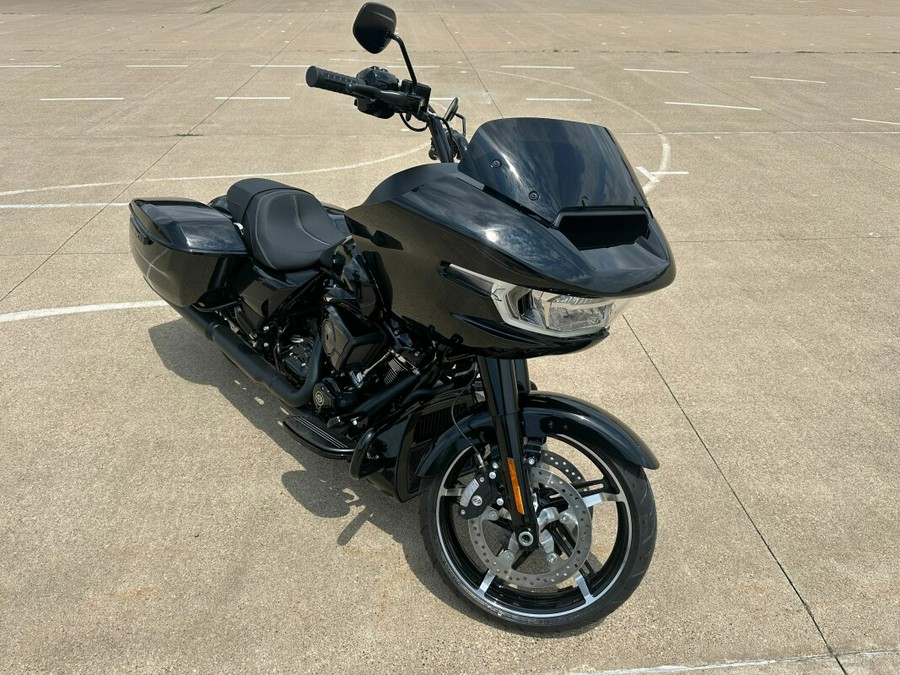 2024 Harley-Davidson Road Glide™ Vivid Black