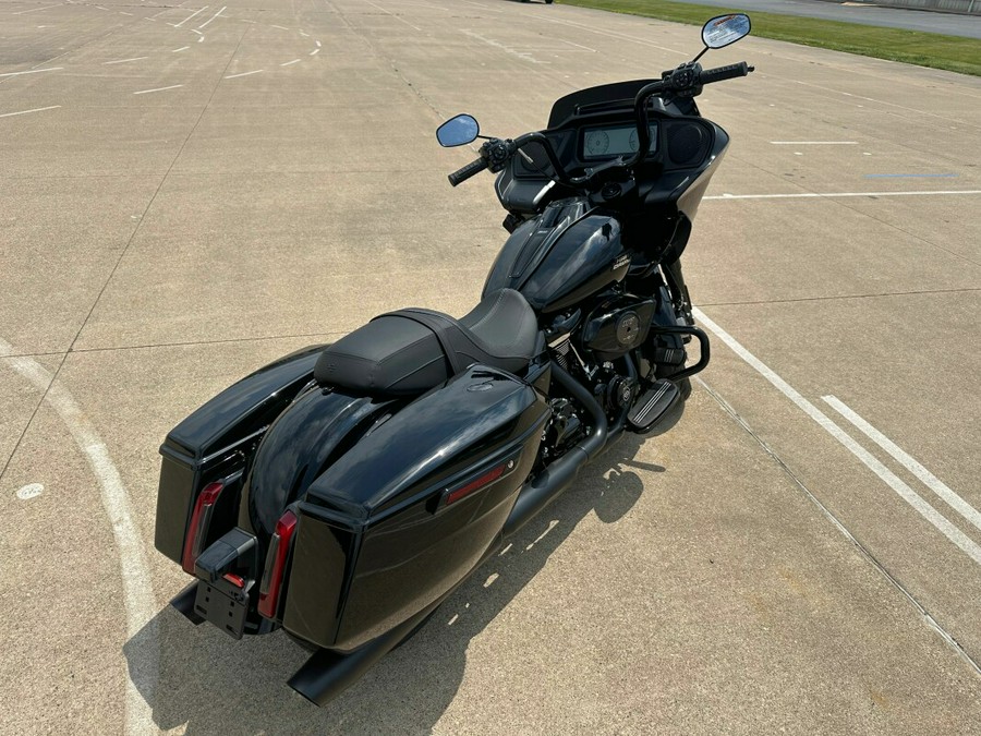 2024 Harley-Davidson Road Glide™ Vivid Black