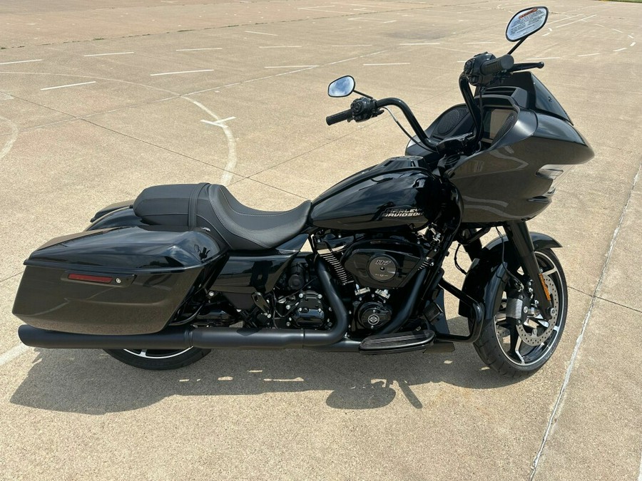 2024 Harley-Davidson Road Glide™ Vivid Black