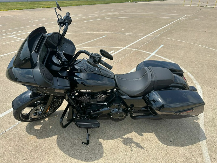 2024 Harley-Davidson Road Glide™ Vivid Black