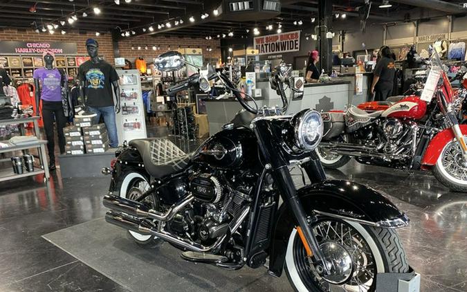 2019 Harley-Davidson Softail FLHC - Heritage Classic