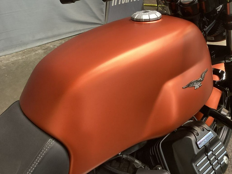 2021 Moto Guzzi V7 Stone E5