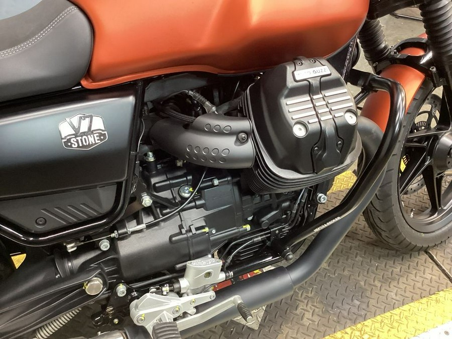 2021 Moto Guzzi V7 Stone E5