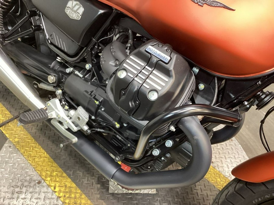 2021 Moto Guzzi V7 Stone E5