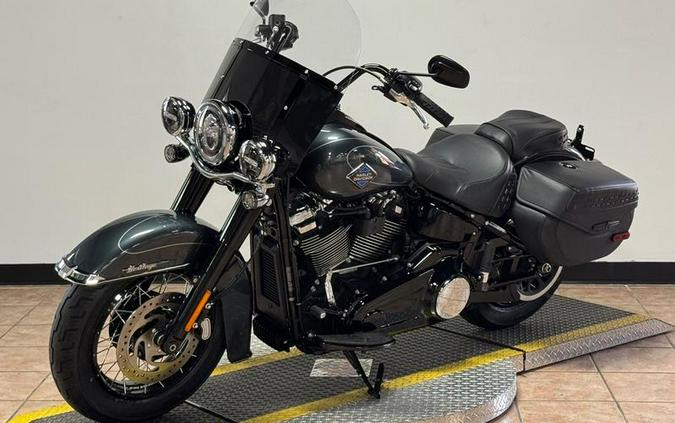 2025 Harley-Davidson® FLHC - Heritage Classic