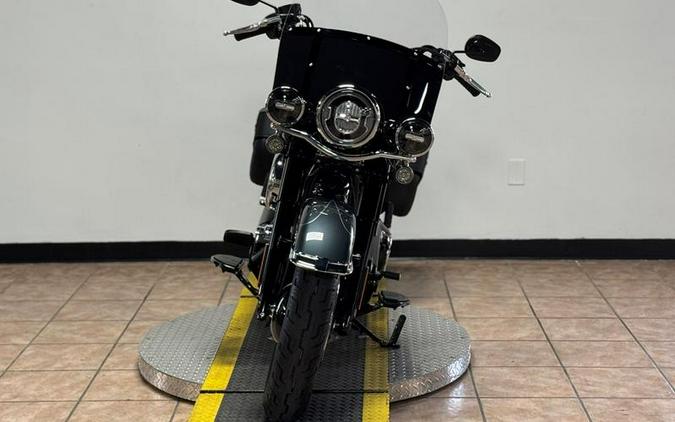 2025 Harley-Davidson® FLHC - Heritage Classic