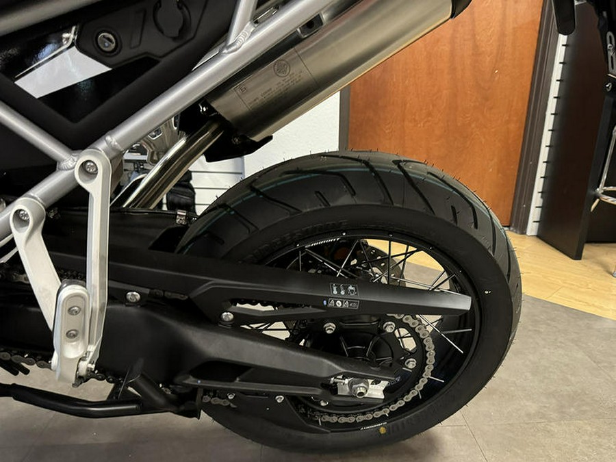 2025 Triumph Tiger 900 Rally Pro Carbon Black / Sapphire Black