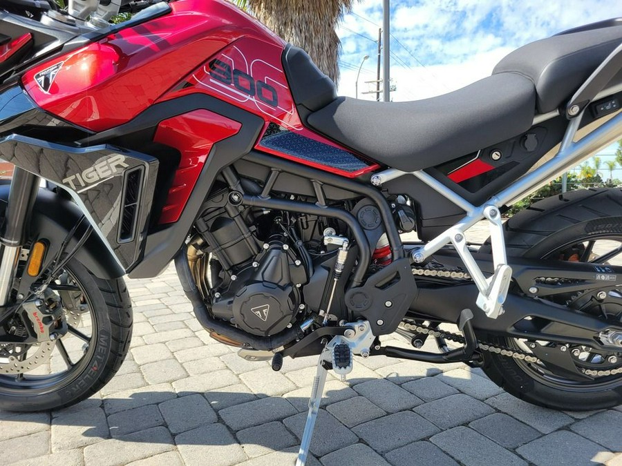 2025 Triumph Tiger 900 GT Pro Carnival Red / Sapphire Black