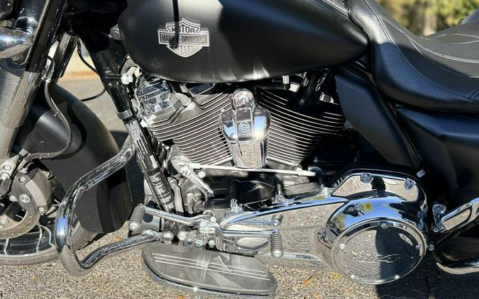 FLHXS 2022 Street Glide® Special