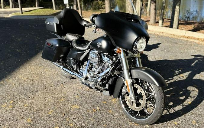 FLHXS 2022 Street Glide® Special