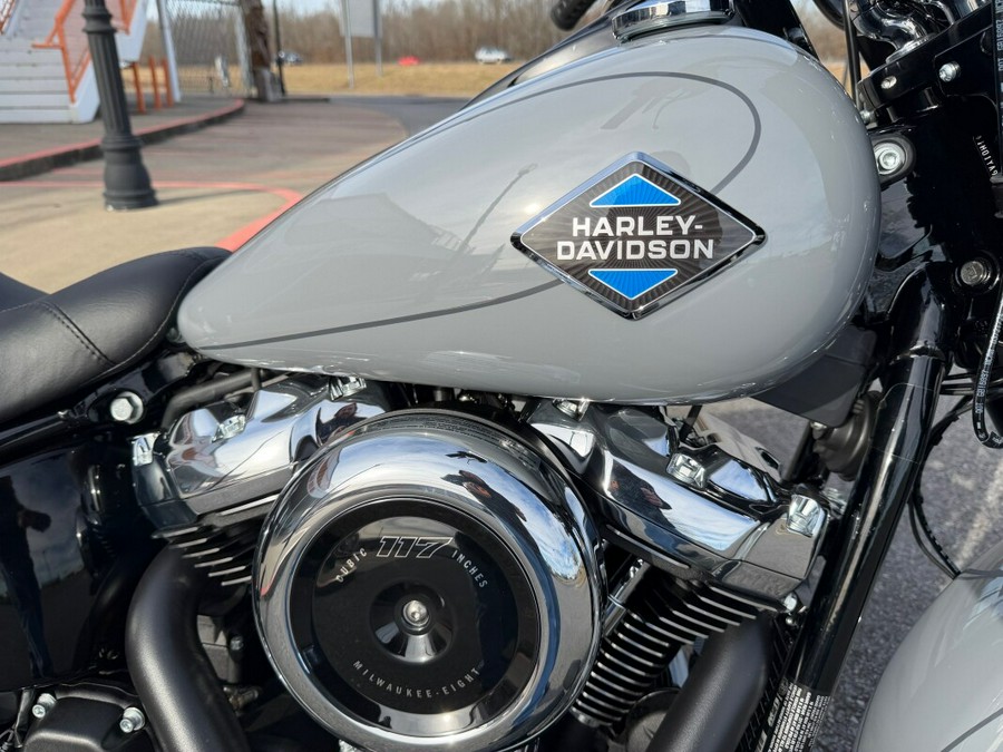 2026 Harley-Davidson® Heritage Classic Dark Billiard Gray - Black w/Cast Wheels