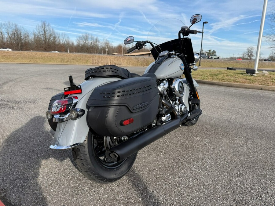 2026 Harley-Davidson® Heritage Classic Dark Billiard Gray - Black w/Cast Wheels