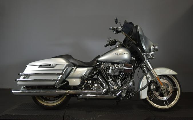 2014 Harley-Davidson Street Glide Barracuda Silver
