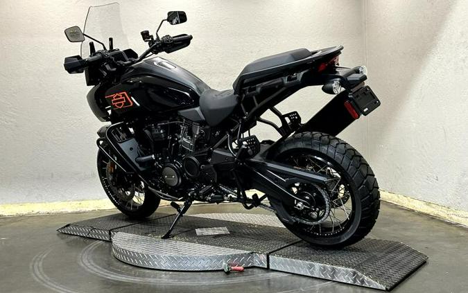 2026 Harley-Davidson® Pan America® 1250 Special VIVID BLACK