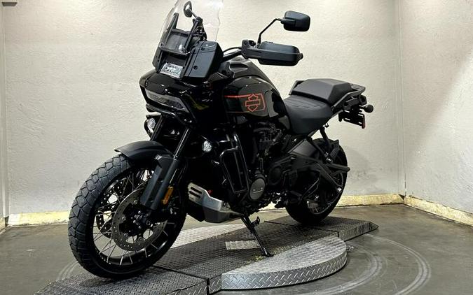 2026 Harley-Davidson® Pan America® 1250 Special VIVID BLACK