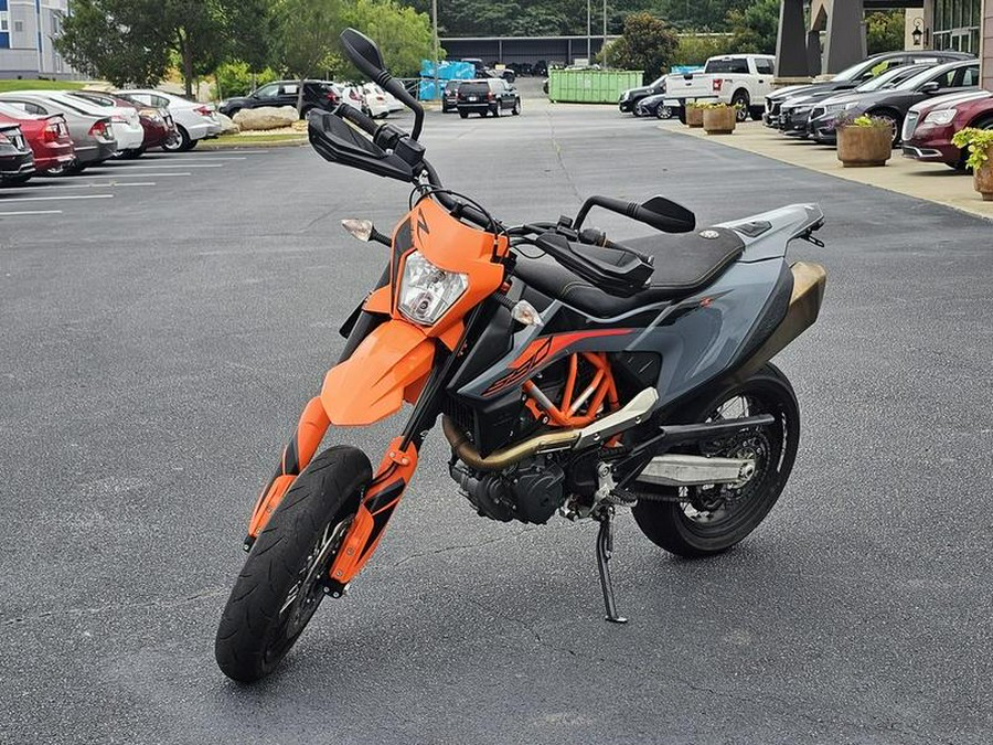 2022 KTM 690 SMC R