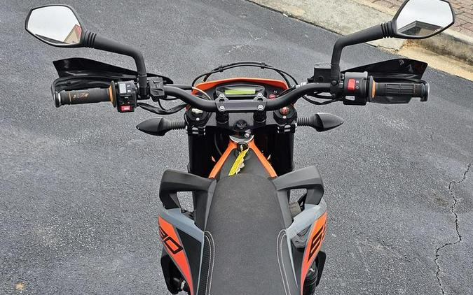 2022 KTM 690 SMC R