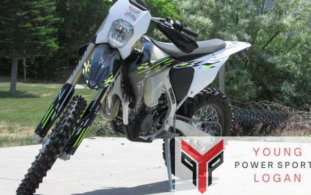 2026 Triumph TF 250-E Jet Black/Pure White 250-E