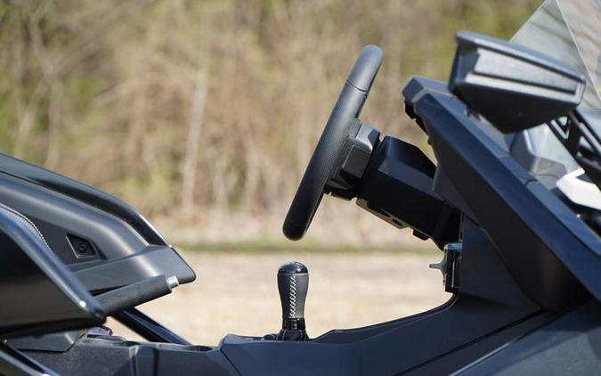 2026 Polaris Slingshot® SLR Manual