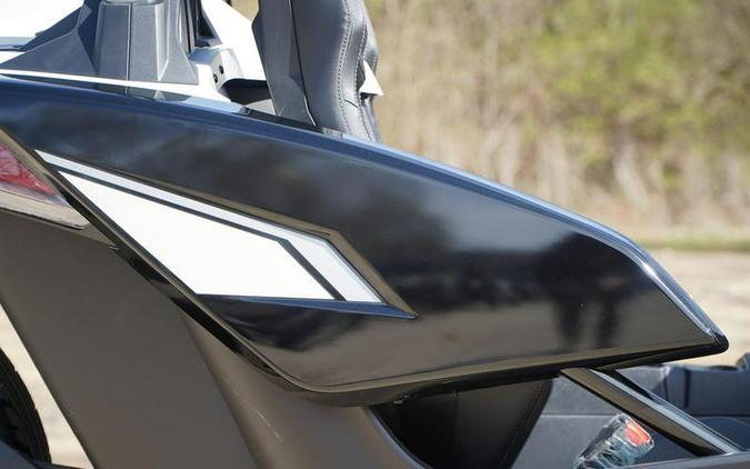 2026 Polaris Slingshot® SLR Manual