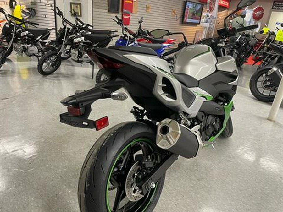 2024 Kawasaki Z7 Hybrid ABS