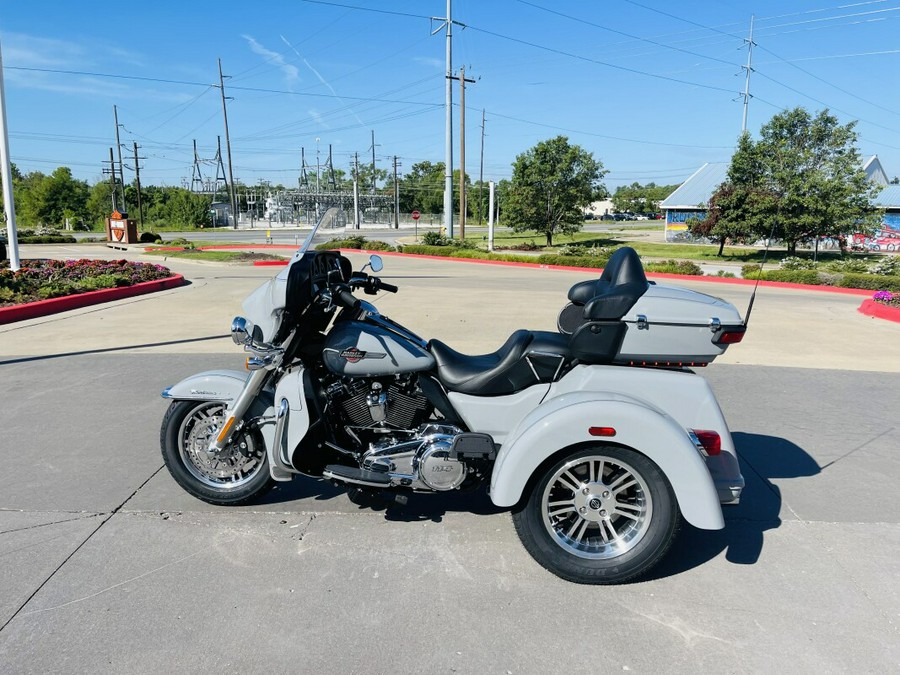 2024 Harley-Davidson Tri Glide Ultra FLHTCUTG