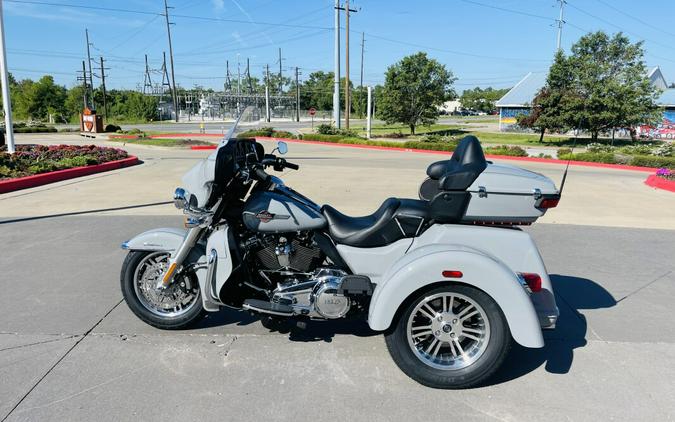 2024 Harley-Davidson Tri Glide Ultra FLHTCUTG