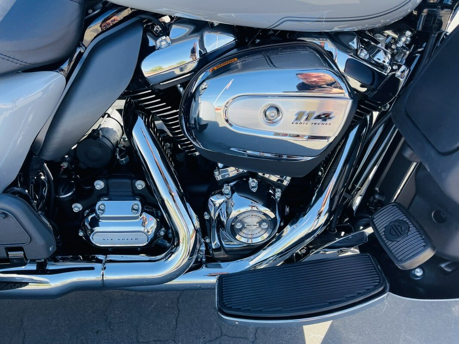 2024 Harley-Davidson Tri Glide Ultra FLHTCUTG