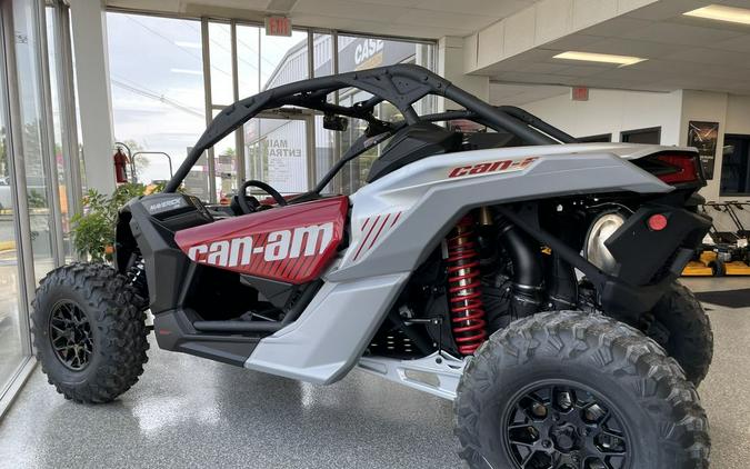 2025 Can-Am MAVERICK X3 DS TURBO FIERY RED/HYPER SILVER