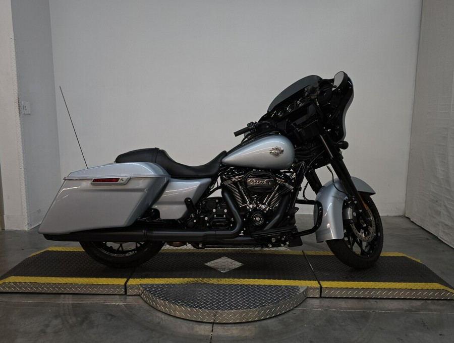 FLHXS 2023 Street Glide Special