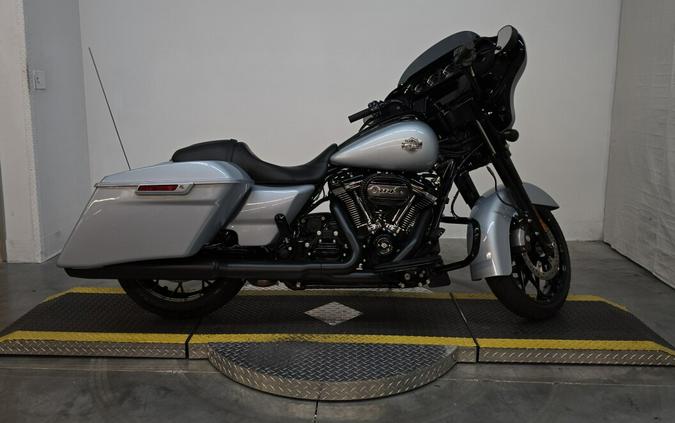 FLHXS 2023 Street Glide Special