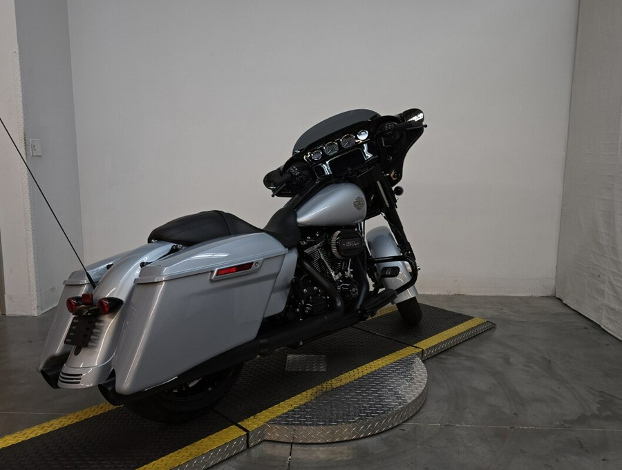 FLHXS 2023 Street Glide Special