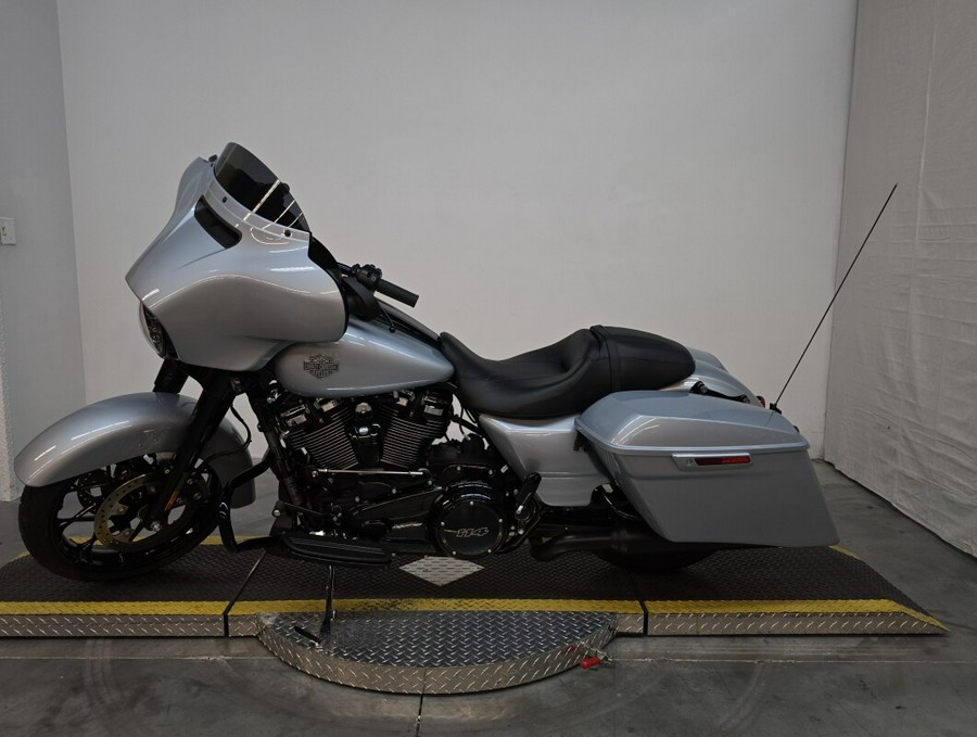 FLHXS 2023 Street Glide Special