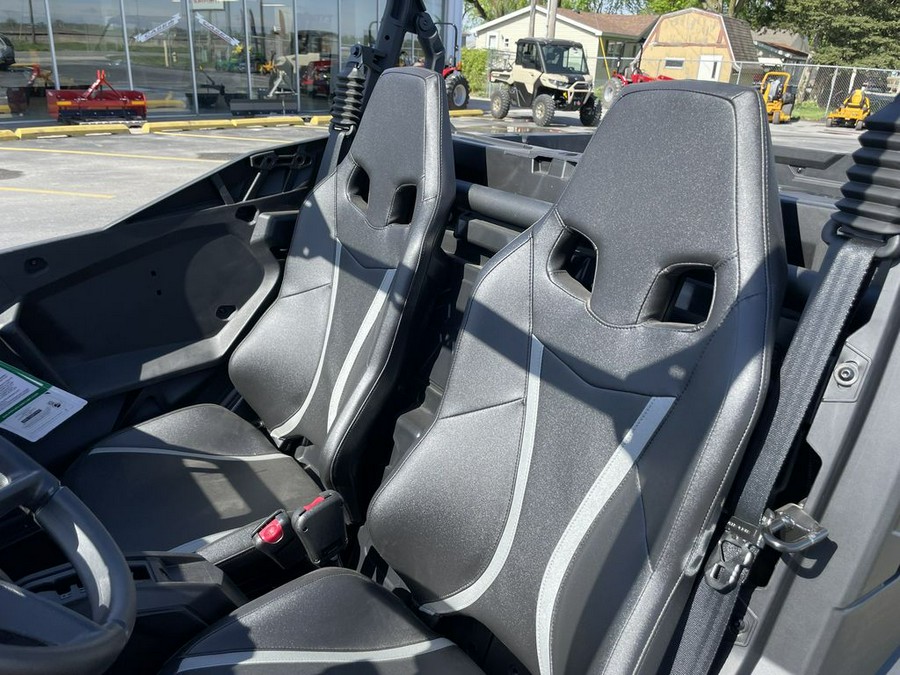 2025 Can-Am COMMANDER DPS 700 - COMPASS GREEN