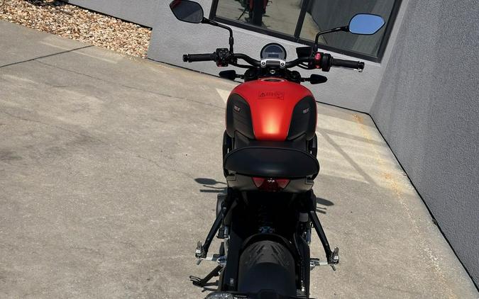 2023 Triumph Trident 660 Matte Baja Orange / Matte Storm Grey