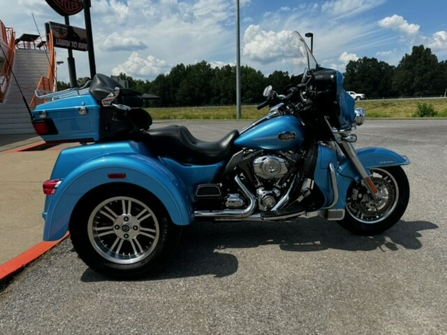 2011 Harley-Davidson Tri Glide Ultra Classic® Cool Blue Pearl