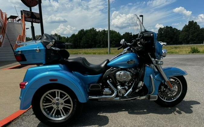 2011 Harley-Davidson Tri Glide Ultra Classic® Cool Blue Pearl