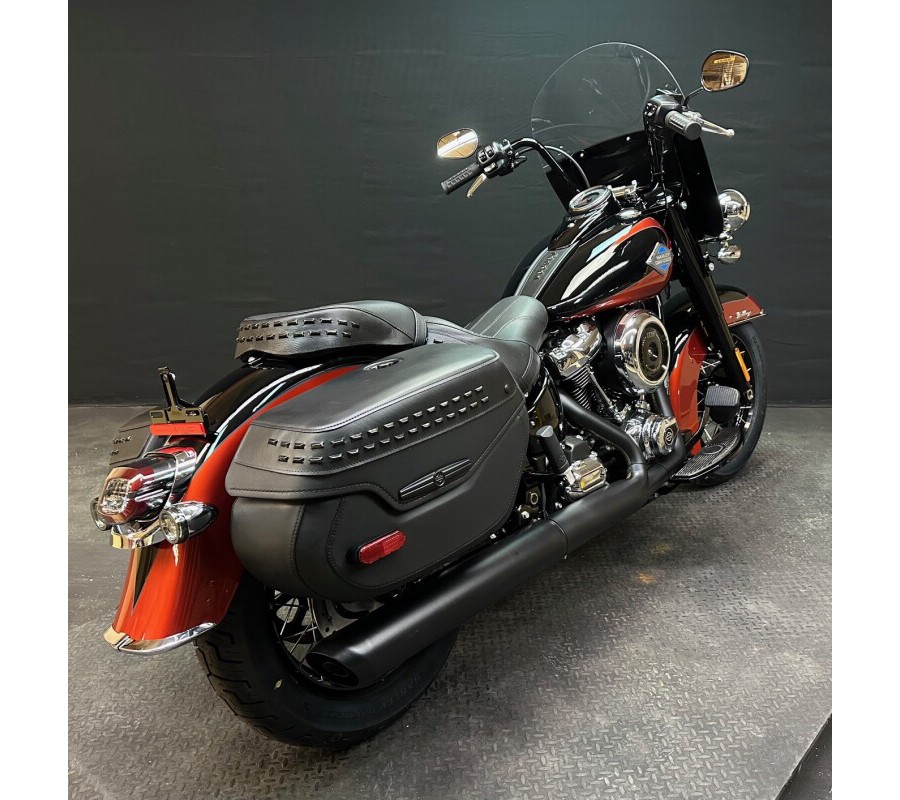 Harley-Davidson Heritage Classic 2025 FLHC WHISKY FIRE/ BLK