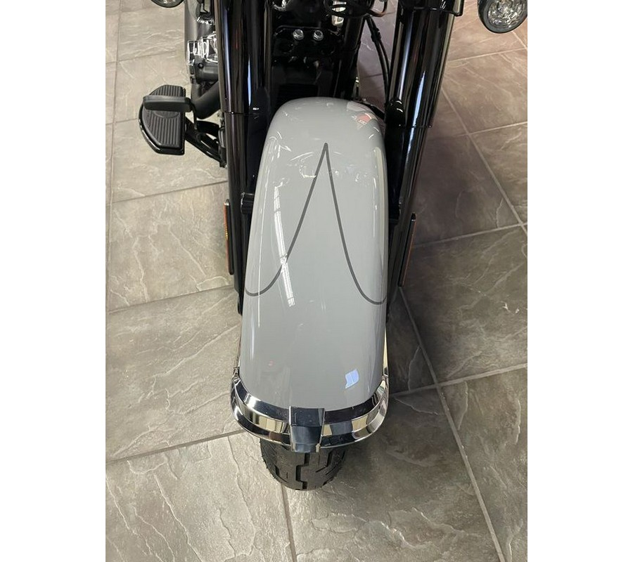 2026 Harley-Davidson® FLHC - Heritage Classic